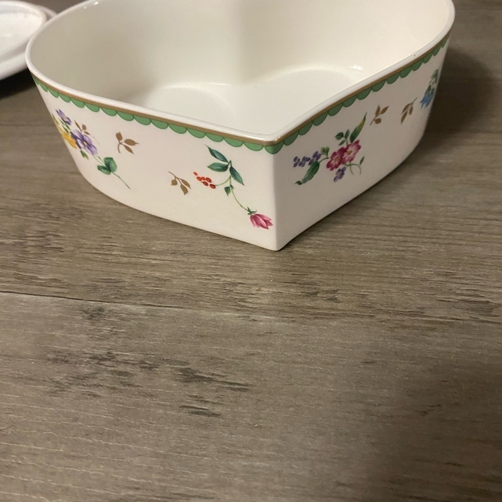 Vintage Garden Delight by Christopher Stuart Heart Shaped Bone China Trinket Box - Picture 6 of 8